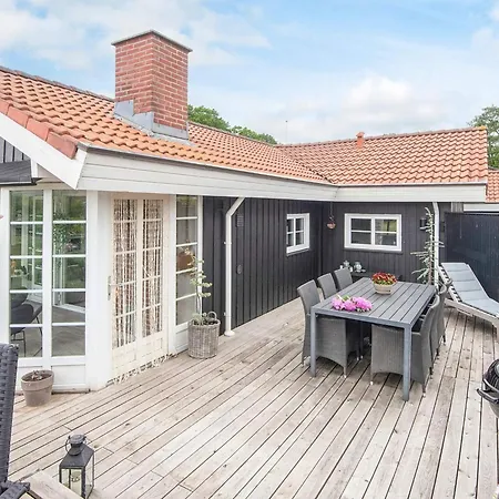 Vakantiehuis In Near Fishing Spot